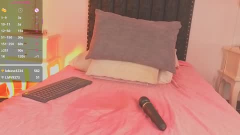 Snapshot of samanta_william chatting on October 3, 4:32 am samanta online show from October 3, 4:32 am