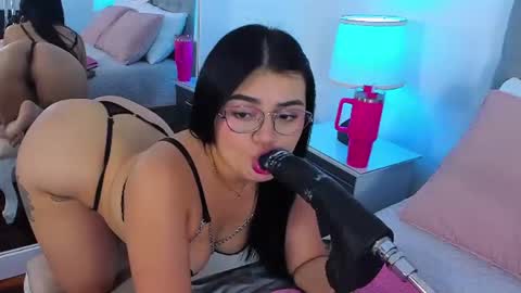 Samantha Vega online show from June 29, 8:30 pm