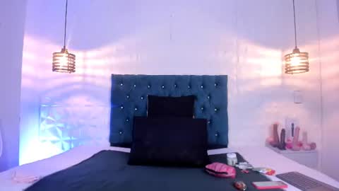 samantha_foxyy online show from July 5, 10:55 am