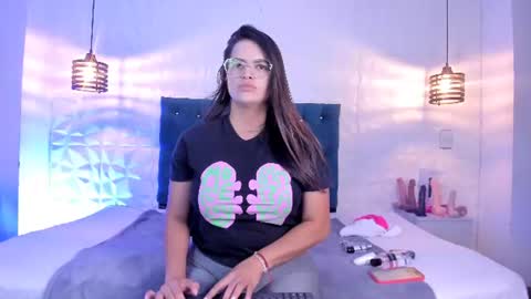 samantha_foxyy online show from July 12, 11:24 am