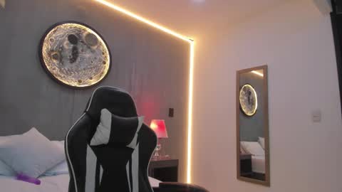 S A M A N T H A online show from November 25, 9:57 pm