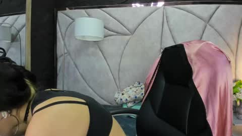 Samantha Smitth online show from February 18, 4:01 am