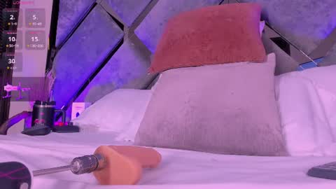  SAMANTHA online show from June 13, 11:26 pm