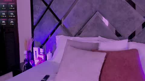  SAMANTHA online show from June 26, 5:40 pm