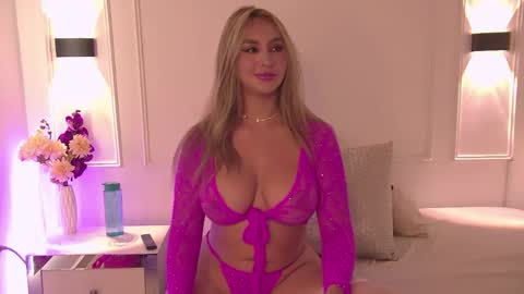 Samantha Vega online show from May 4, 7:42 pm