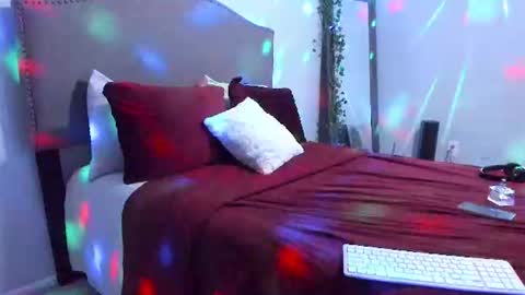 Yaya online show from August 3, 11:38 am