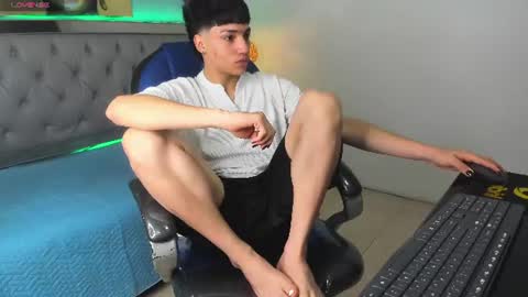 Sam online show from June 22, 1:18 pm