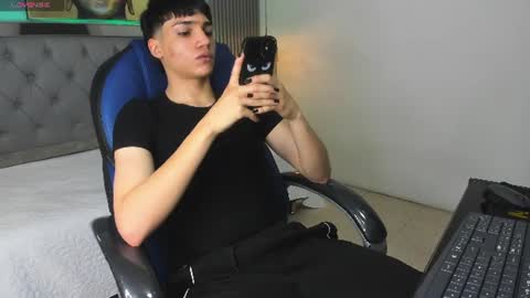 Sam online show from June 23, 1:28 pm