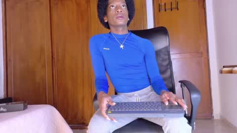 samirths_boy_ online show from June 16, 7:29 pm