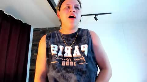 Sam online show from March 1, 8:13 pm