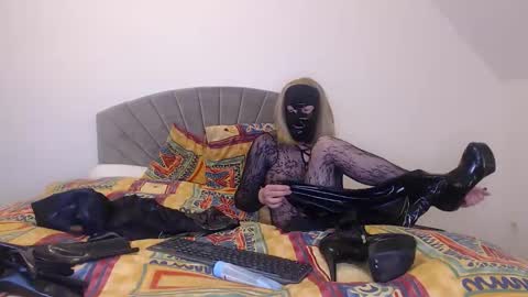 samlove online show from November 16, 8:00 pm