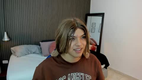 Axel online show from May 4, 3:13 am