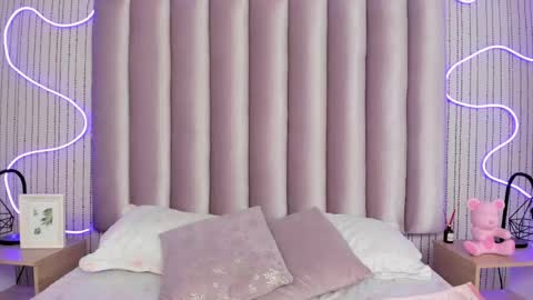 Samantha   online show from May 2, 3:23 am