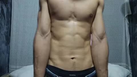 samuel_hills_ii online show from April 24, 8:55 pm