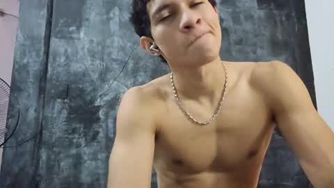 samuel_hills_ii online show from May 26, 12:22 pm