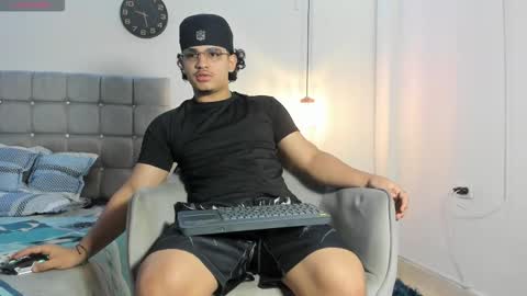 samxx_muscle online show from November 17, 2:19 pm