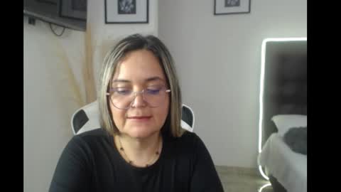 Snapshot of samy_vsn chatting on October 3, 7:33 pm samy_vsn online show from October 3, 7:33 pm