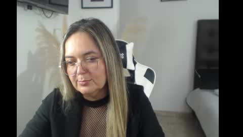 Snapshot of samy_vsn chatting on September 22, 8:13 pm samy_vsn online show from September 22, 8:13 pm