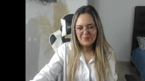 Snapshot of samy_vsn chatting on October 16, 2:22 am samy_vsn online show from October 16, 2:22 am
