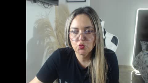 Snapshot of samy_vsn chatting on October 14, 12:24 am samy_vsn online show from October 14, 12:24 am