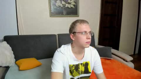 Snapshot of samyscott chatting on October 21, 10:09 am SamyScott online show from October 21, 10:09 am