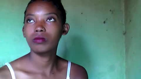 sandrine718 online show from February 12, 6:06 am