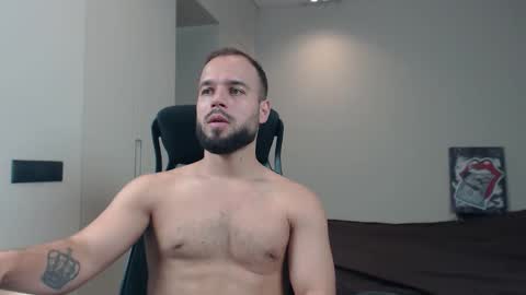 DeAlex online show from December 1, 2:15 pm