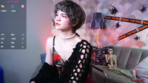 Viola  online show from November 2, 9:04 pm