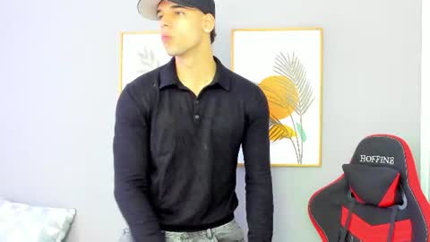 Maximo Santana online show from June 14, 1:13 pm