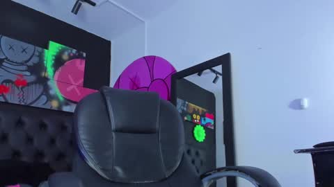 santi online show from January 29, 10:43 pm