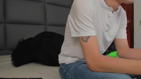 santi online show from March 11, 6:30 pm