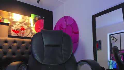 santi online show from February 1, 2:02 pm