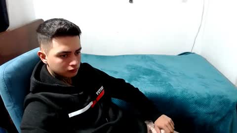 Snapshot of santi_ss chatting on October 2, 1:59 am santi_ss online show from October 2, 1:59 am