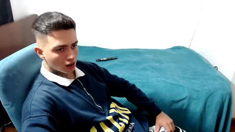Snapshot of santi_ss chatting on September 25, 1:12 am santi_ss online show from September 25, 1:12 am