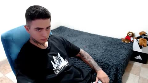 Snapshot of santi_ss chatting on October 21, 1:00 am santi_ss online show from October 21, 1:00 am