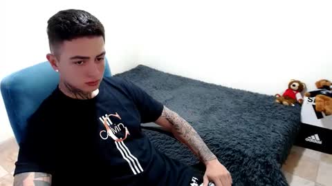 Snapshot of santi_ss chatting on October 20, 12:59 am santi_ss online show from October 20, 12:59 am