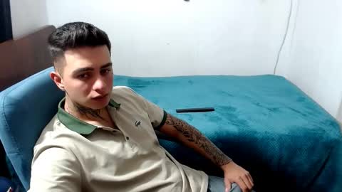 Snapshot of santi_ss chatting on October 4, 2:42 am santi_ss online show from October 4, 2:42 am