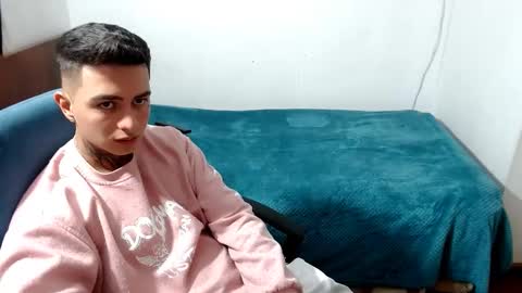 Snapshot of santi_ss chatting on September 27, 8:50 pm santi_ss online show from September 27, 8:50 pm