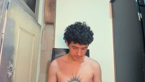 santi_twink19 online show from November 14, 1:08 am