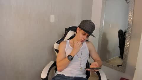 Julius Novachrono  online show from October 25, 7:58 pm