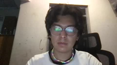 Santi Femboy online show from May 30, 9:30 am