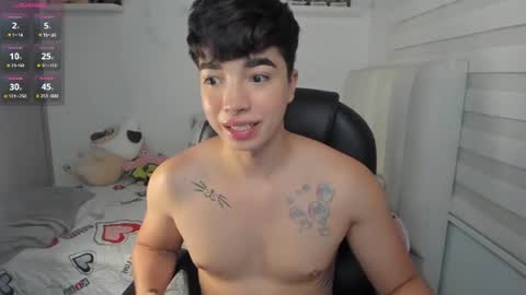 Mr. Santiago online show from June 12, 1:32 pm