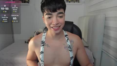 Mr. Santiago online show from July 1, 2:04 pm