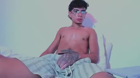 santy online show from February 10, 4:15 am