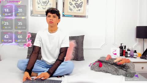 Santiago Carrington online show from January 18, 12:47 pm