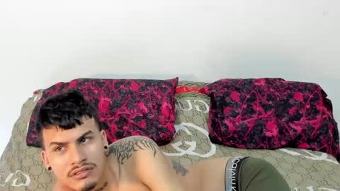 santy_of1 online show from May 1, 1:16 pm