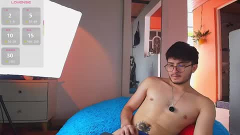 Santyago online show from June 16, 9:30 pm