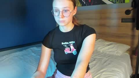 santythousand online show from July 22, 9:28 pm