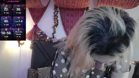 Snapshot of sanyaseraphine0 chatting on October 25, 9:37 pm sanyaseraphine0 online show from October 25, 9:37 pm