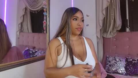 Saori Evans  online show from November 5, 12:45 am